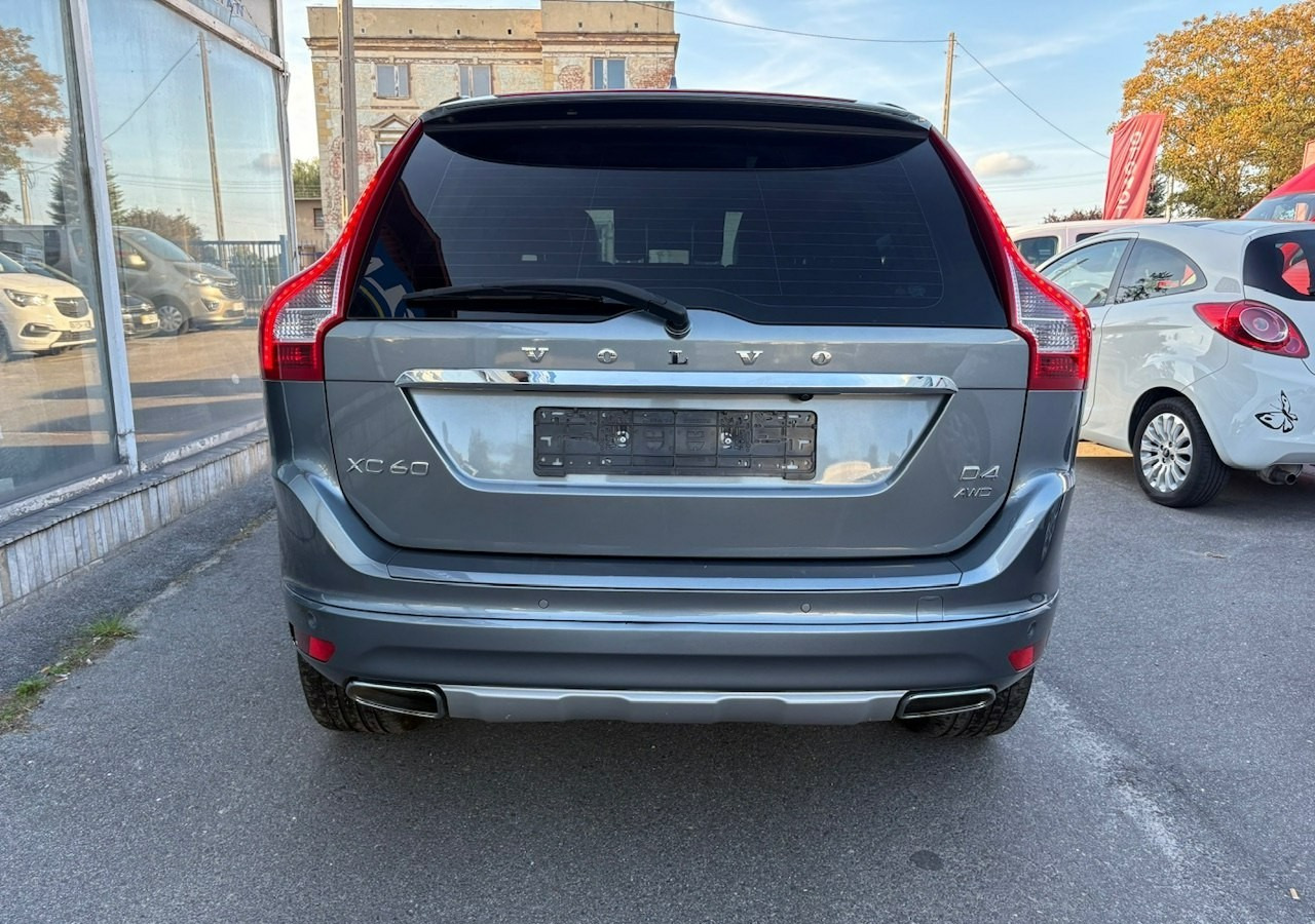 Volvo XC60 I Volvo XC 60 2,4 D4 AWD 190KM Summum Navi Panorama Skóry Kamera 2017 - SUV: obrázek 4 Volvo XC60 I Volvo XC 60 2,4 D4 AWD 190KM Summum Navi Panorama Skóry Kamera 2017 - SUV: obrázek 4