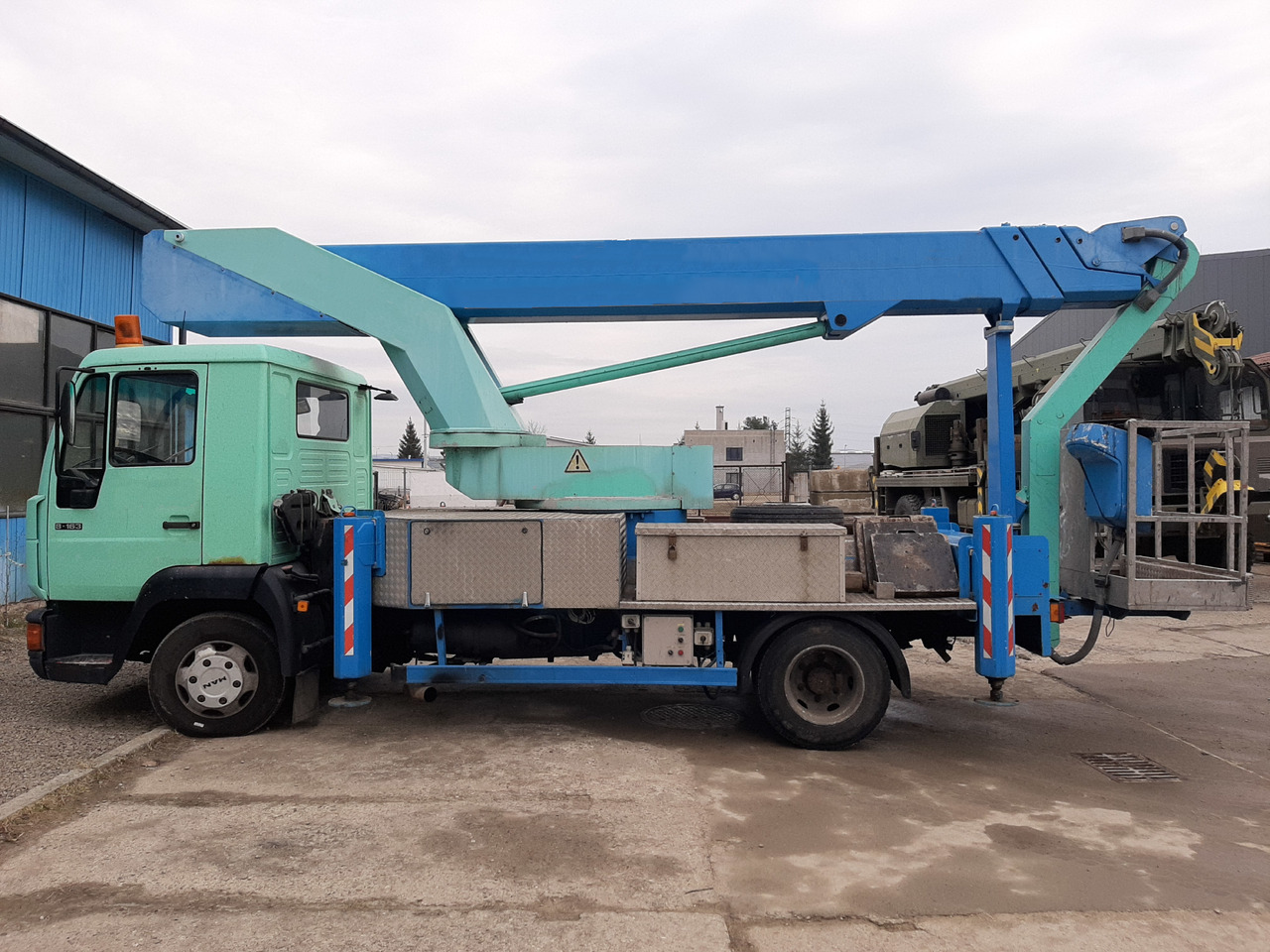 MAN BISON TKA30 - Autoplošina: obrázek 1 MAN BISON TKA30 - Autoplošina: obrázek 1
