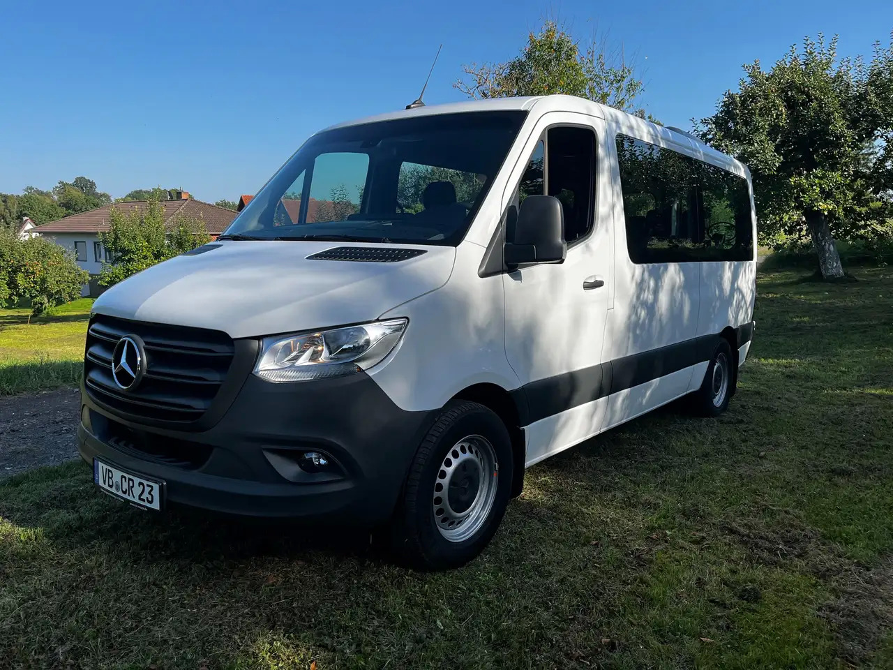 Mercedes-Benz Sprinter KOMBI TOURER DACHKLIMA 9-SITZE - Minibus, Mikrobus: obrázek 1 Mercedes-Benz Sprinter KOMBI TOURER DACHKLIMA 9-SITZE - Minibus, Mikrobus: obrázek 1