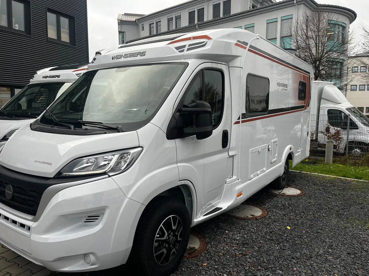 Weinsberg CaraCompact 600 MEG Pepper Mietwagen Verfügbar - Polointegrovaný obytný vůz: obrázek 3 Weinsberg CaraCompact 600 MEG Pepper Mietwagen Verfügbar - Polointegrovaný obytný vůz: obrázek 3