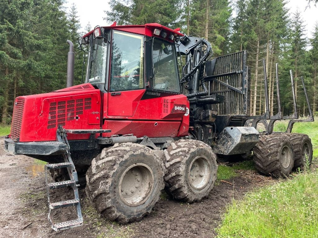 Komatsu 840TX - Vyvážecí souprava: obrázek 1 Komatsu 840TX - Vyvážecí souprava: obrázek 1