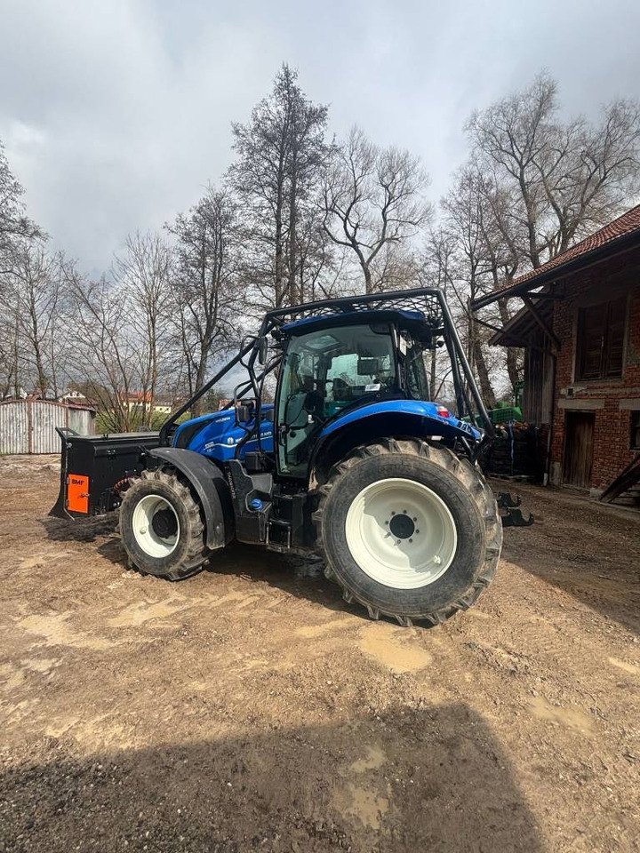 New Holland T5.110 AutoCommand - Lesní traktor: obrázek 1 New Holland T5.110 AutoCommand - Lesní traktor: obrázek 1