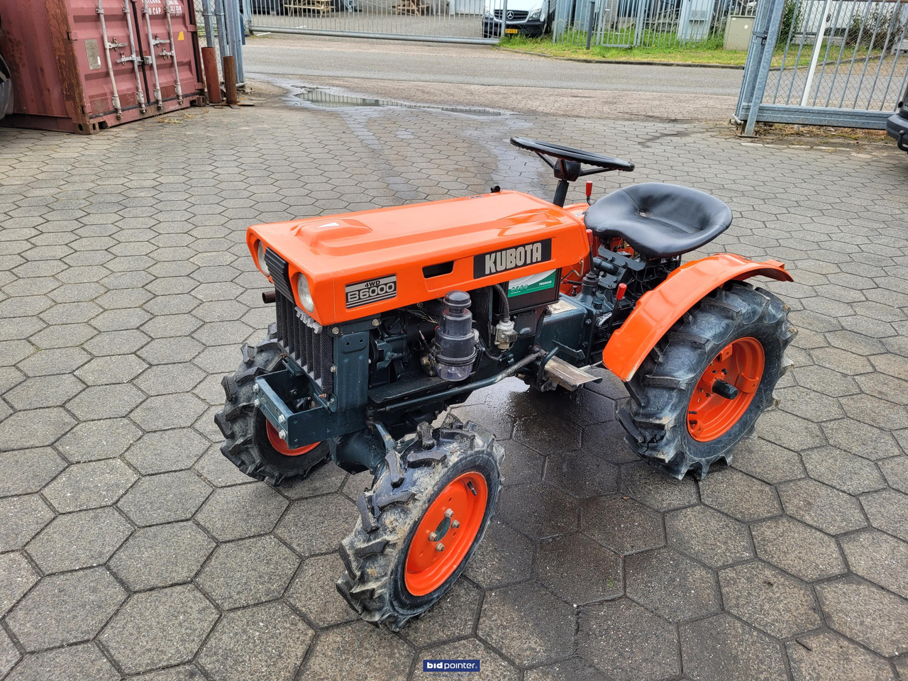 Kubota B6000 4x4 - Malotraktor: obrázek 4 Kubota B6000 4x4 - Malotraktor: obrázek 4