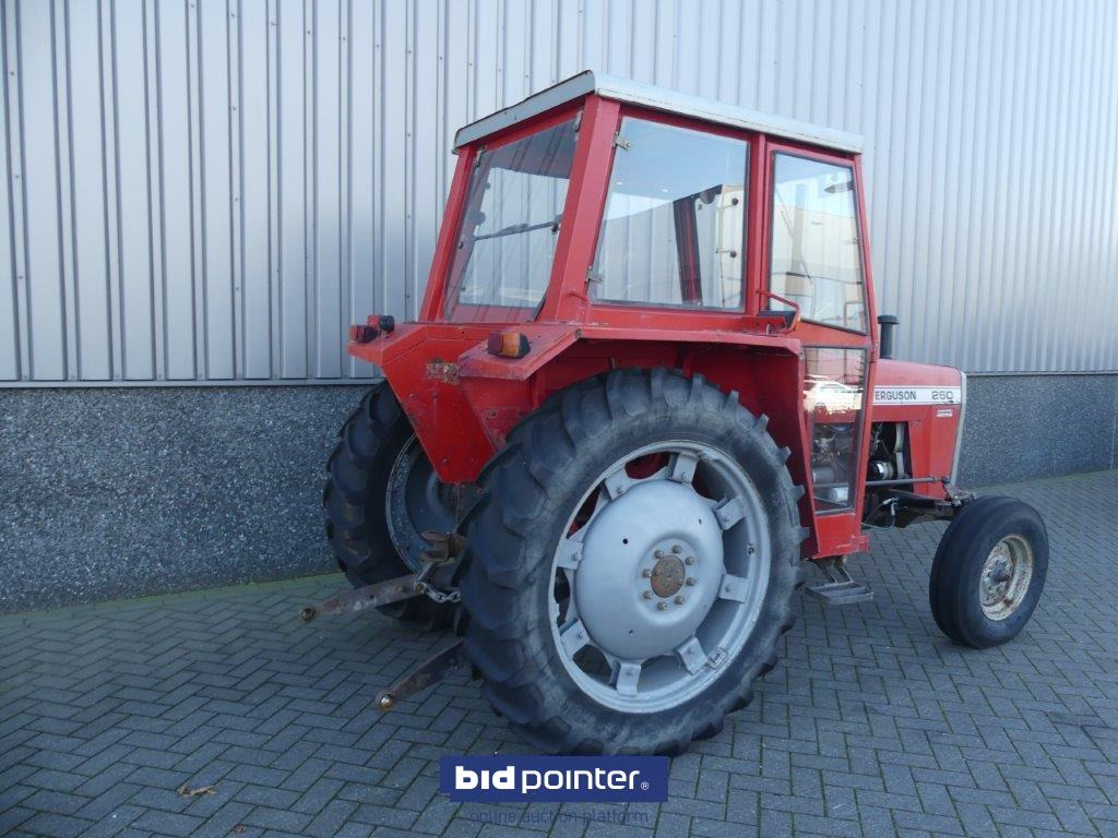 Massey Ferguson 260 with 4226 Hours and powersteering - Traktor: obrázek 2 Massey Ferguson 260 with 4226 Hours and powersteering - Traktor: obrázek 2
