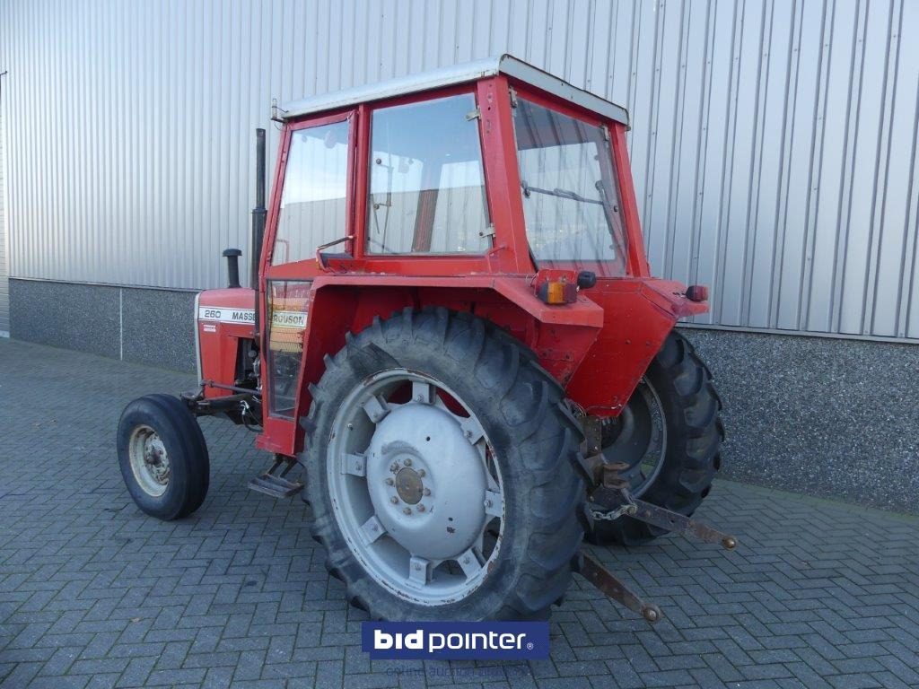 Massey Ferguson 260 with 4226 Hours and powersteering - Traktor: obrázek 4 Massey Ferguson 260 with 4226 Hours and powersteering - Traktor: obrázek 4