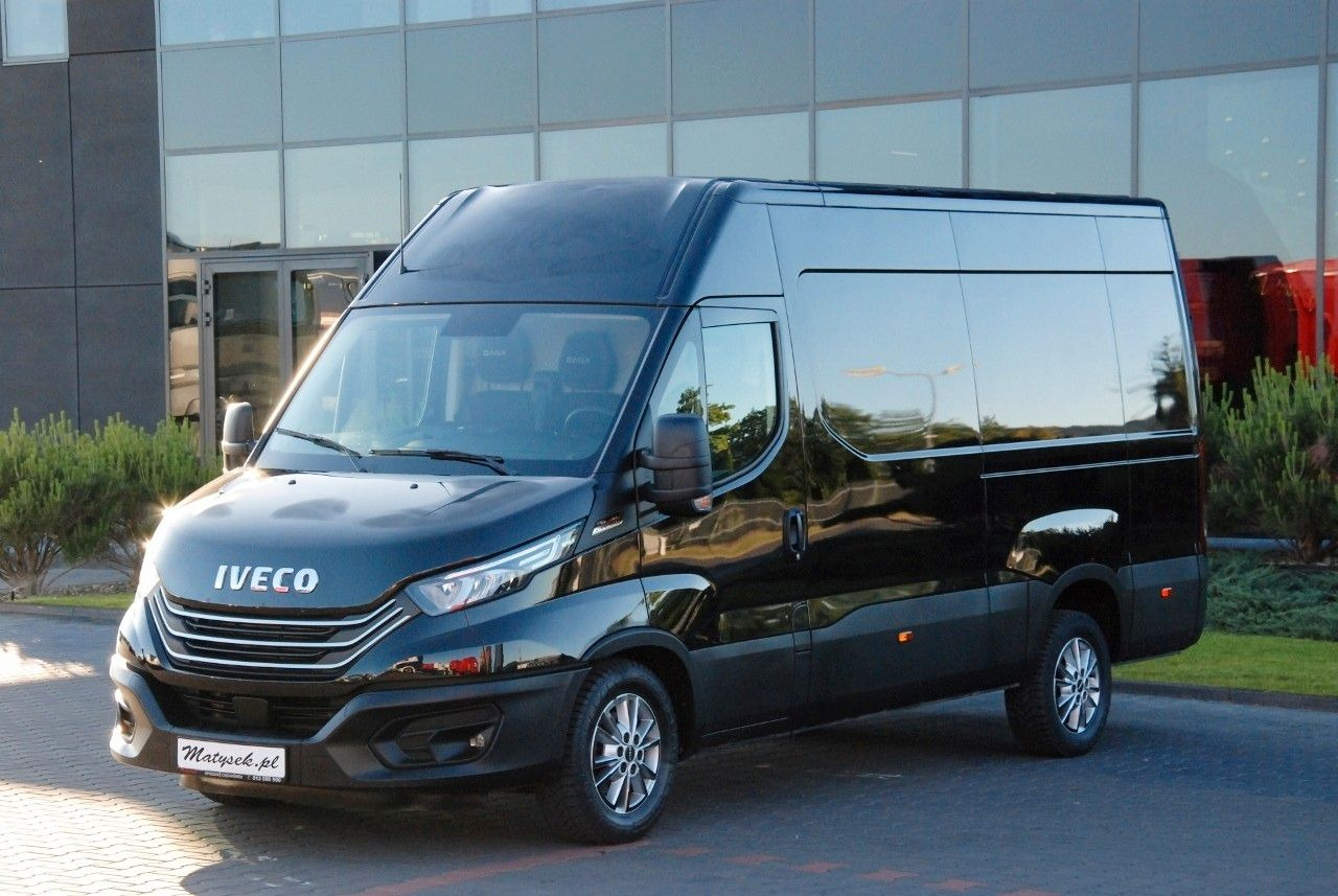 Iveco DAILY 35-180 / BLASZAK / 2022 ROK / HI-MATIC / - Furgon: obrázek 1 Iveco DAILY 35-180 / BLASZAK / 2022 ROK / HI-MATIC / - Furgon: obrázek 1