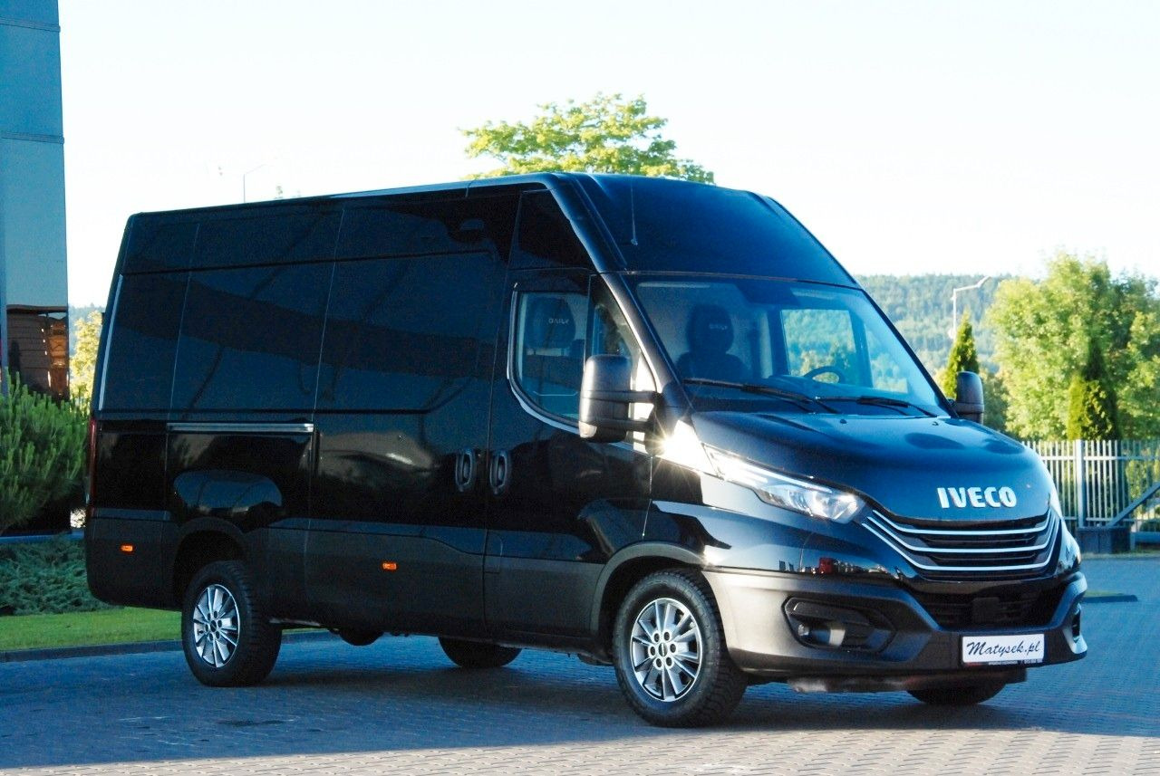 Iveco DAILY 35-180 / BLASZAK / 2022 ROK / HI-MATIC / - Furgon: obrázek 2 Iveco DAILY 35-180 / BLASZAK / 2022 ROK / HI-MATIC / - Furgon: obrázek 2
