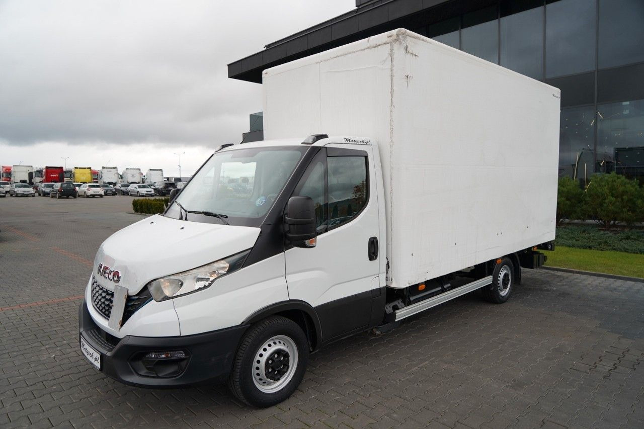 Iveco DAILY 35-NP / CNG / KONTENER / MANUAL / WINDA P - Chladící dodávka: obrázek 4 Iveco DAILY 35-NP / CNG / KONTENER / MANUAL / WINDA P - Chladící dodávka: obrázek 4