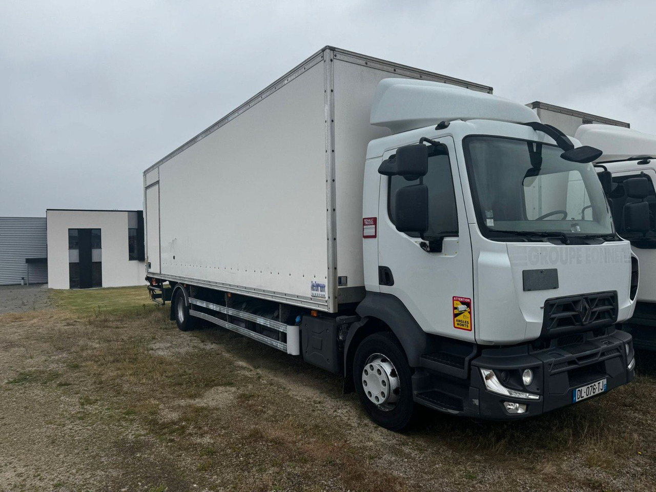 Renault D16 210 / 4x2 / KONTENER / 8.5M / WINDA DHOLLAND - Skříňový nákladní auto: obrázek 1 Renault D16 210 / 4x2 / KONTENER / 8.5M / WINDA DHOLLAND - Skříňový nákladní auto: obrázek 1
