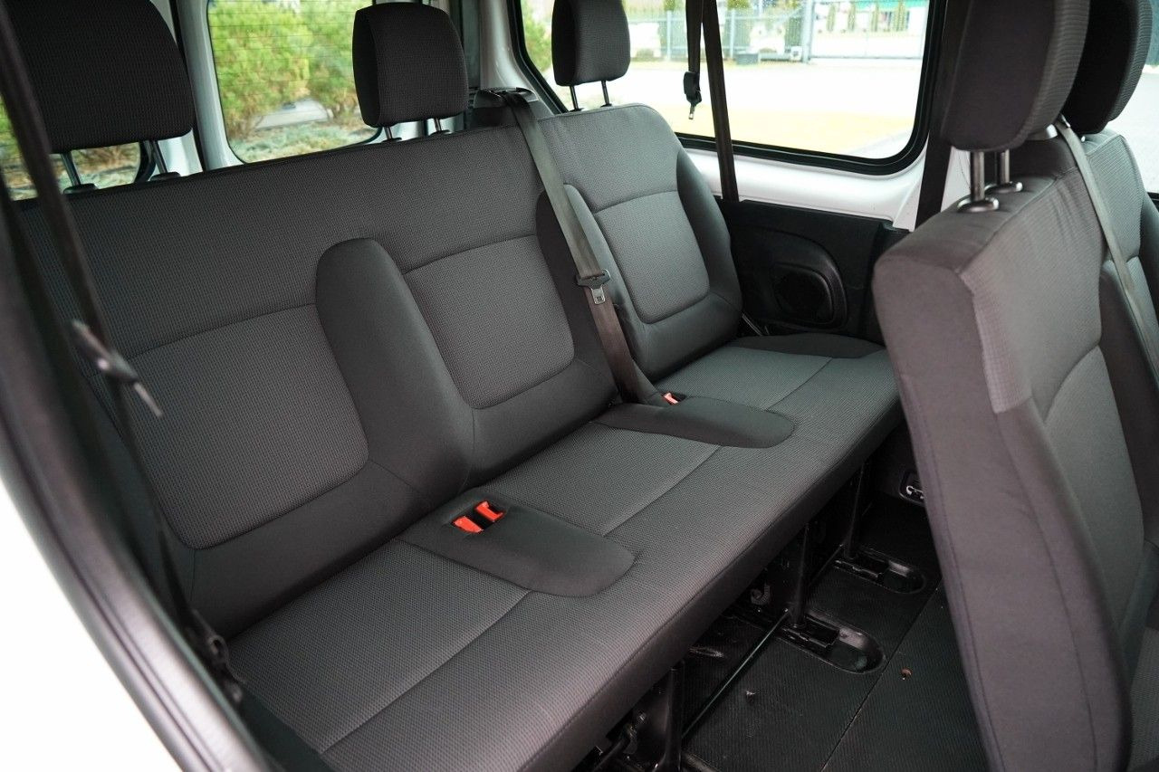 Mikrobus Renault TRAFIC III / BUS / 9 MIEJSC / PIERWSZY WŁAŚCICIE: obrázek 38 Mikrobus Renault TRAFIC III / BUS / 9 MIEJSC / PIERWSZY WŁAŚCICIE: obrázek 38