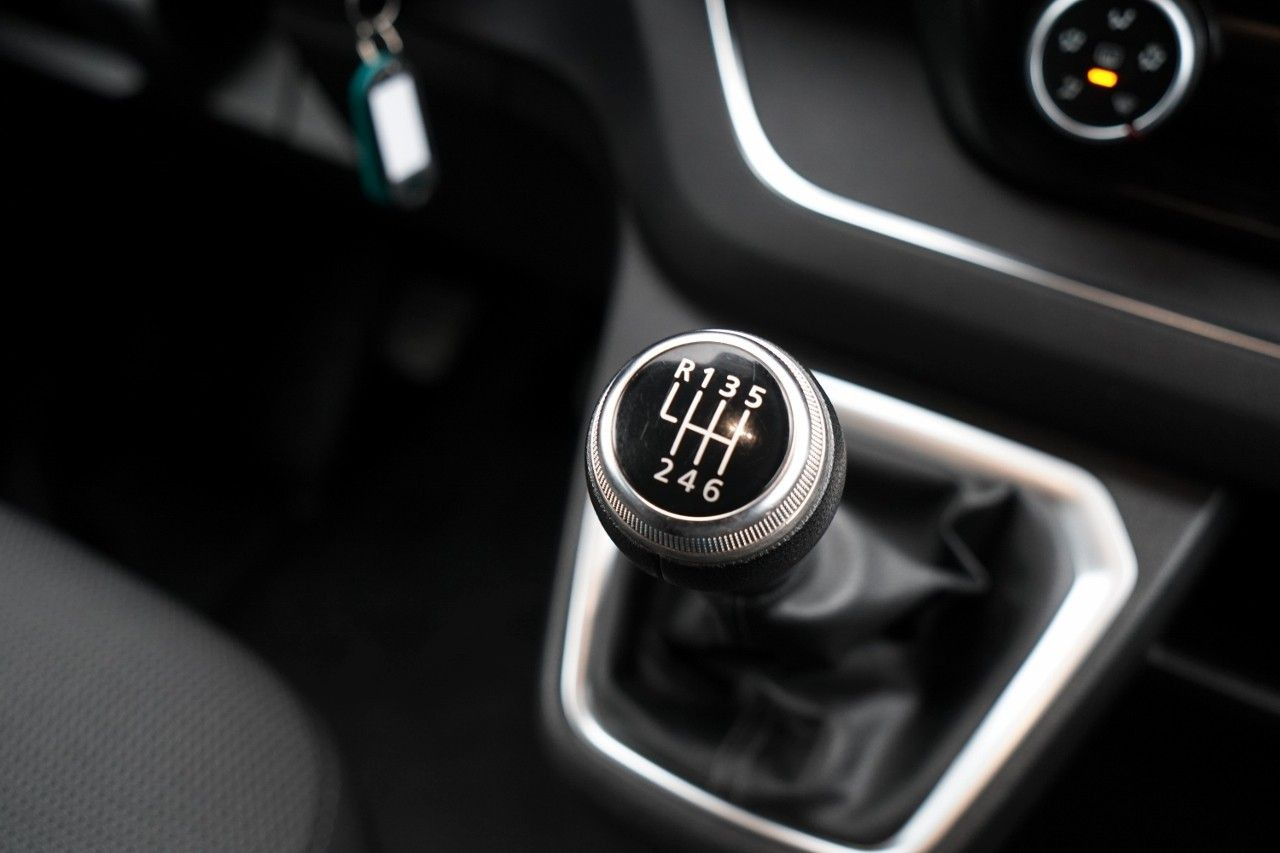 Mikrobus Renault TRAFIC III / BUS / 9 MIEJSC / PIERWSZY WŁAŚCICIE: obrázek 32 Mikrobus Renault TRAFIC III / BUS / 9 MIEJSC / PIERWSZY WŁAŚCICIE: obrázek 32