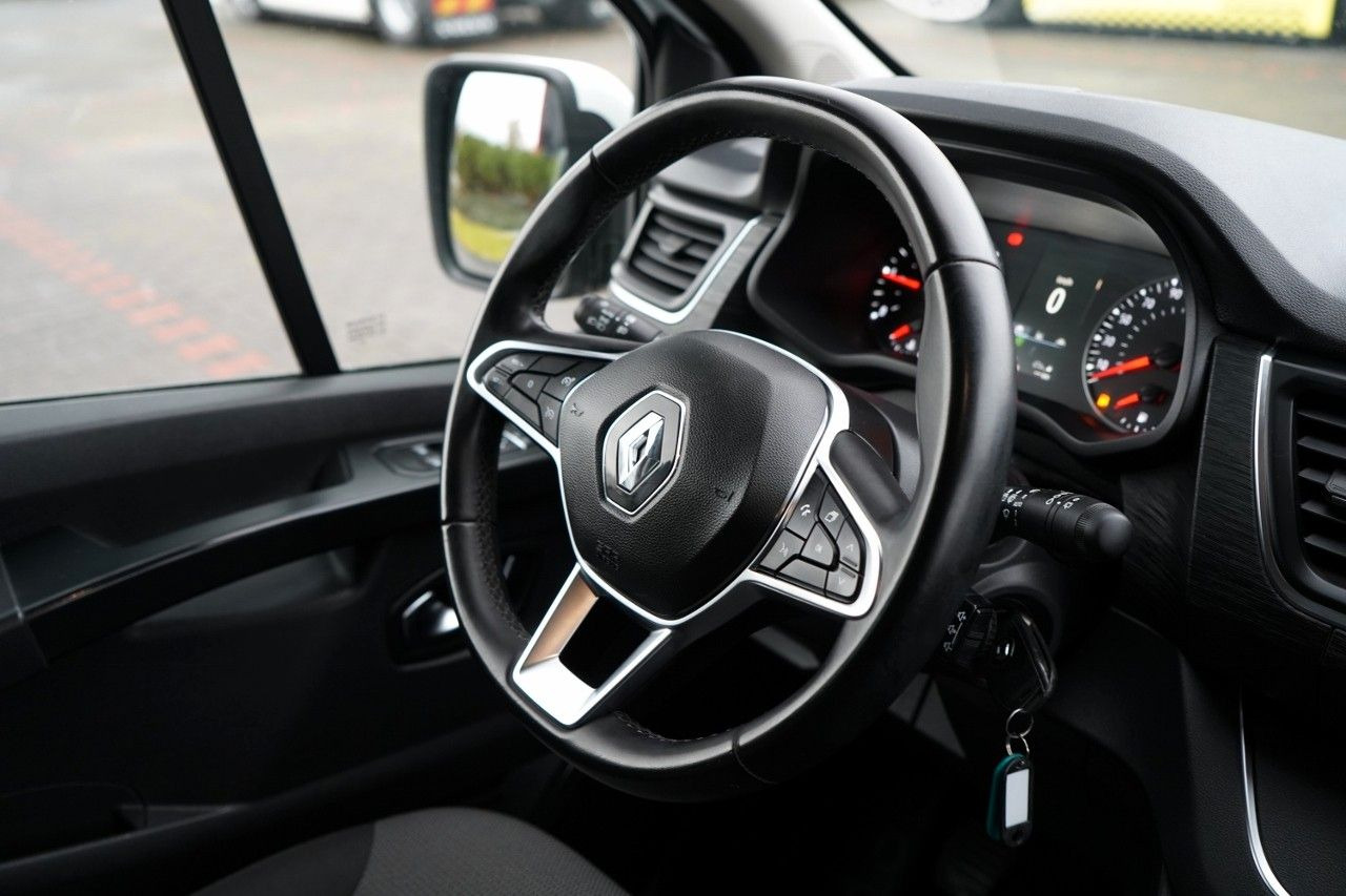 Mikrobus Renault TRAFIC III / BUS / 9 MIEJSC / PIERWSZY WŁAŚCICIE: obrázek 28 Mikrobus Renault TRAFIC III / BUS / 9 MIEJSC / PIERWSZY WŁAŚCICIE: obrázek 28