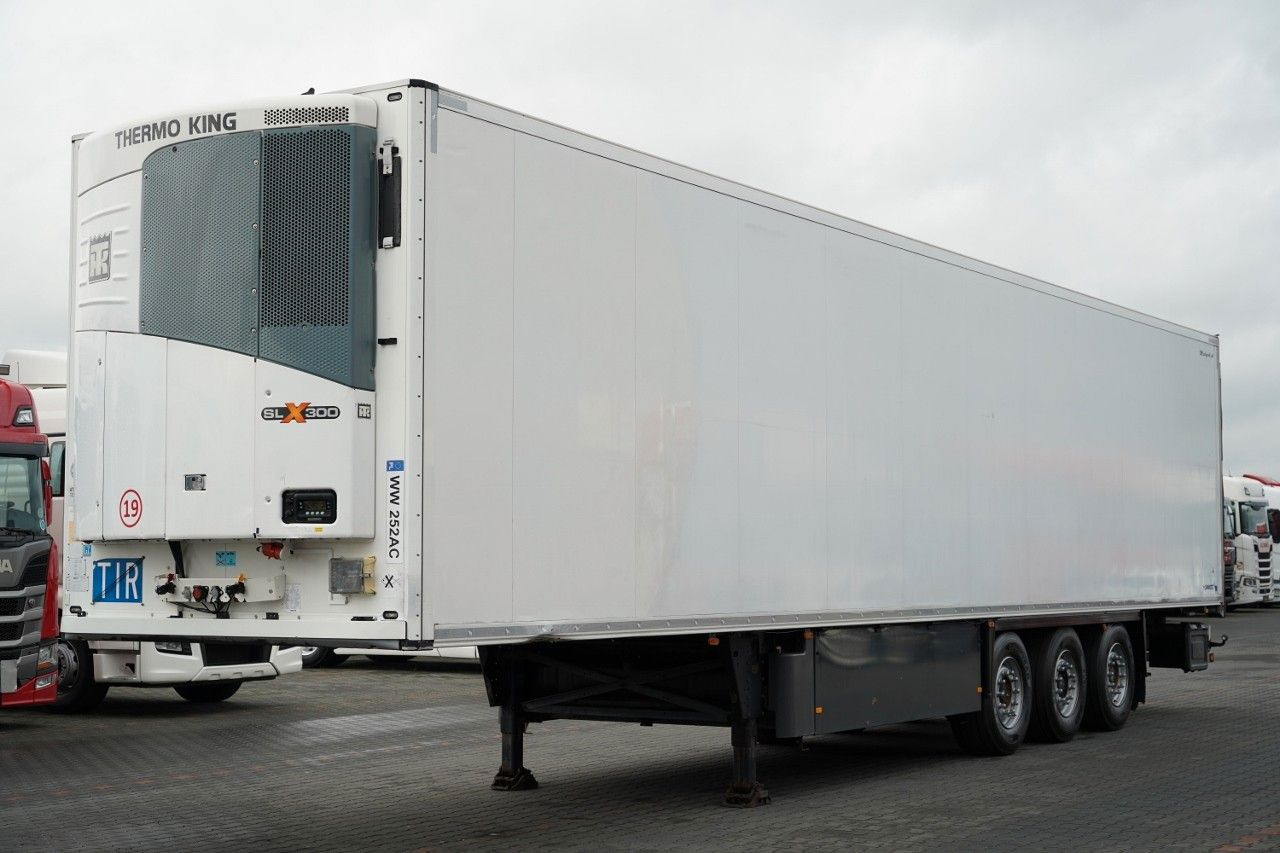 Schmitz Cargobull CHŁODNIA / THERMO KING SLX 300 / HAKÓWKA / HAKOW - Chladírenský návěs: obrázek 2 Schmitz Cargobull CHŁODNIA / THERMO KING SLX 300 / HAKÓWKA / HAKOW - Chladírenský návěs: obrázek 2
