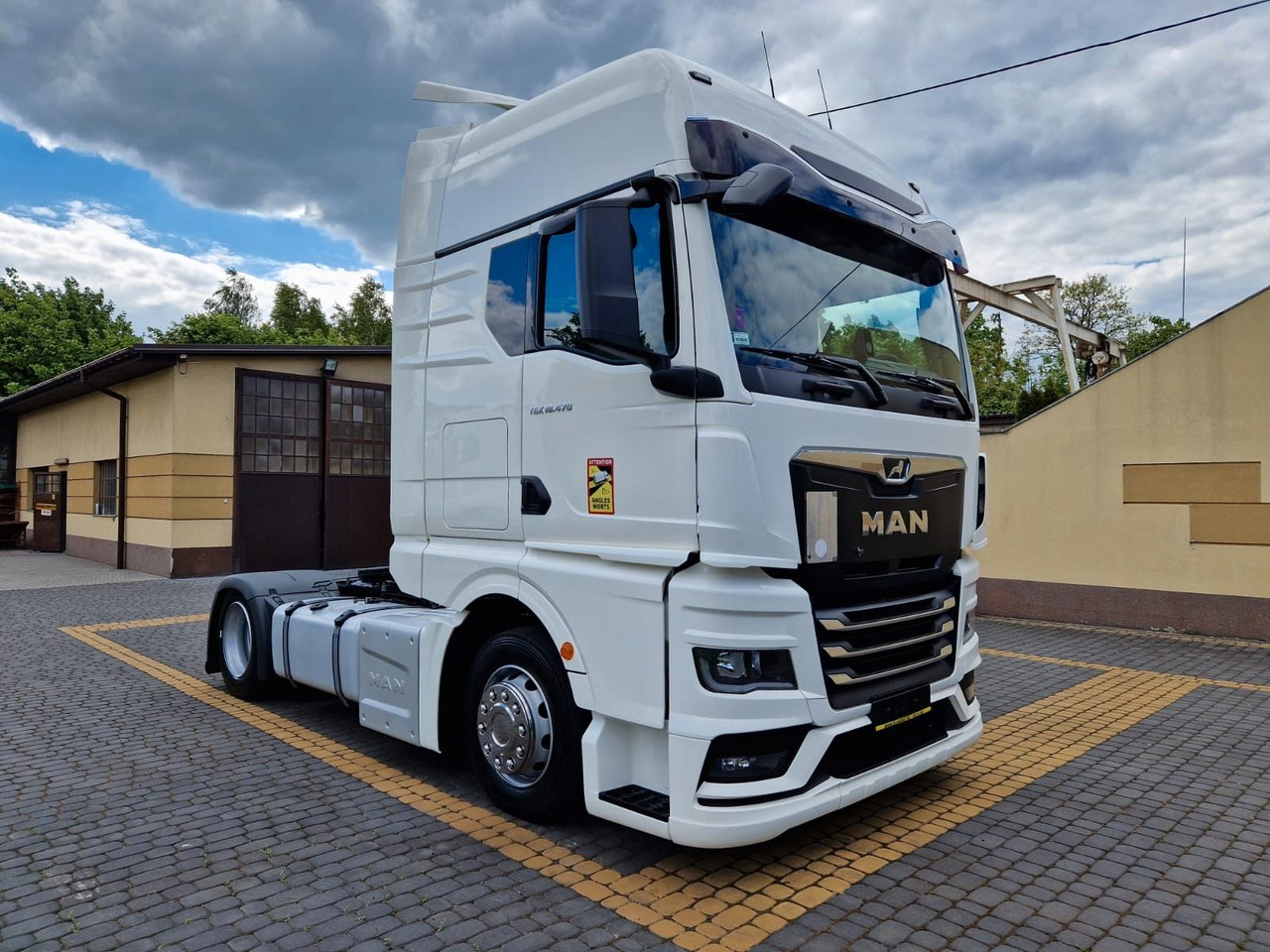 MAN TGX 18.470 / MEGA / XXL / LOWDECK / EURO 6 / - Tahač: obrázek 2 MAN TGX 18.470 / MEGA / XXL / LOWDECK / EURO 6 / - Tahač: obrázek 2