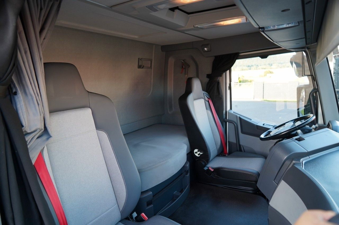 Tahač Renault T 440 / NISKA KABINA / ALUFELGI / SPROWADZONY /: obrázek 17 Tahač Renault T 440 / NISKA KABINA / ALUFELGI / SPROWADZONY /: obrázek 17