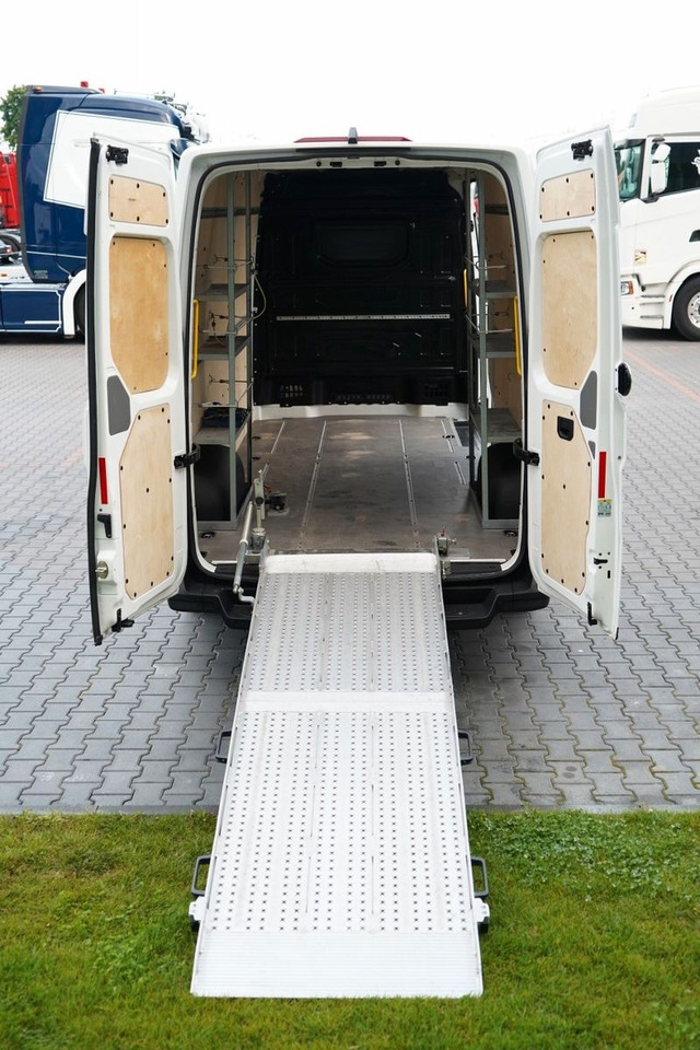 Furgon Volkswagen CRAFTER  / 2.0 D / FURGON BLASZAK / NAJAZD ALUM: obrázek 11