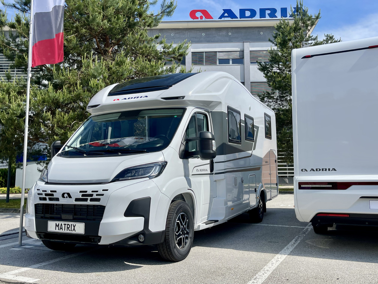 ADRIA Matrix axess 650SL - Polointegrovaný obytný vůz: obrázek 2 ADRIA Matrix axess 650SL - Polointegrovaný obytný vůz: obrázek 2