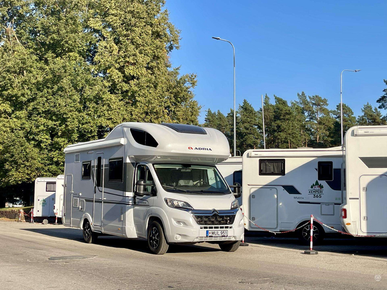 Adria Coral XL 650DK - Alkovna: obrázek 1 Adria Coral XL 650DK - Alkovna: obrázek 1