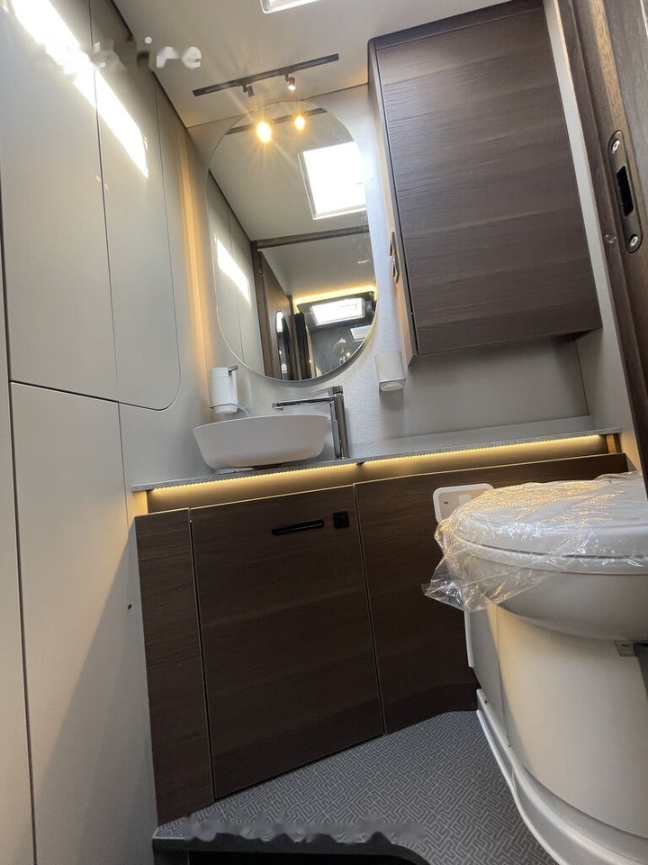 Nový Integrovaný obytný vůz Adria Super Sonic 890LC: obrázek 16