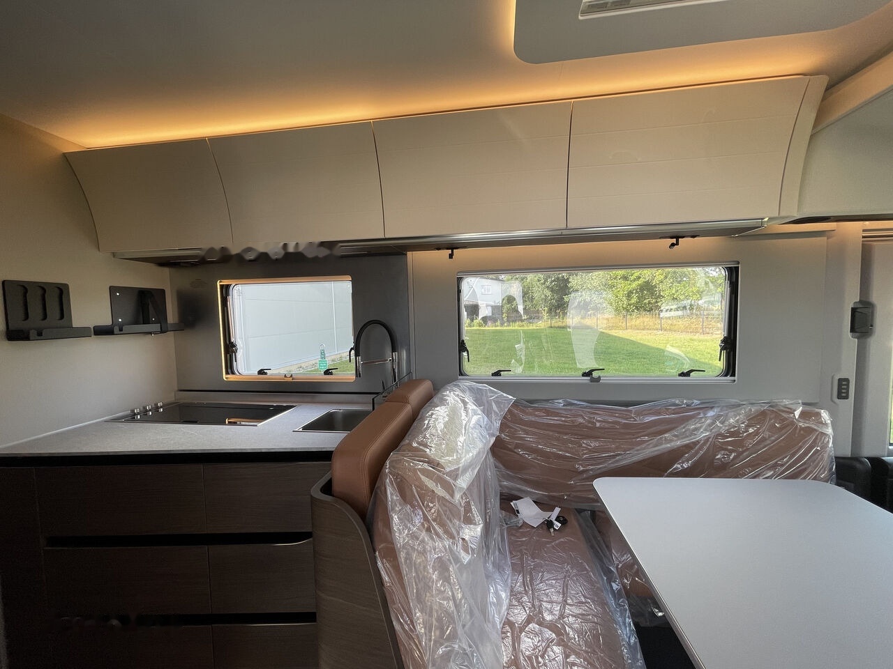 Nový Integrovaný obytný vůz Adria Super Sonic 890LC: obrázek 11