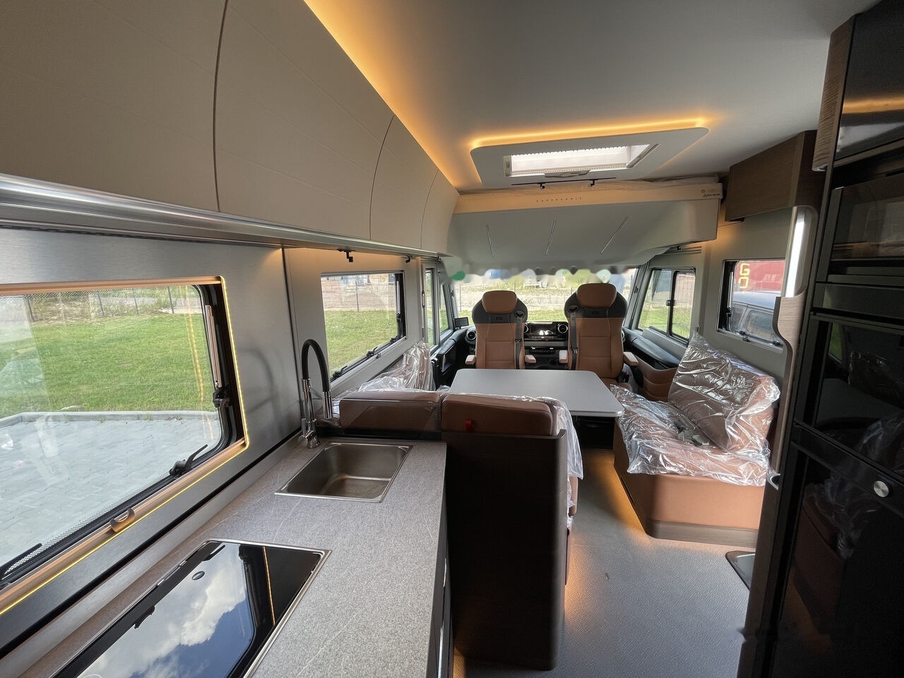 Nový Integrovaný obytný vůz Adria Super Sonic 890LC: obrázek 15