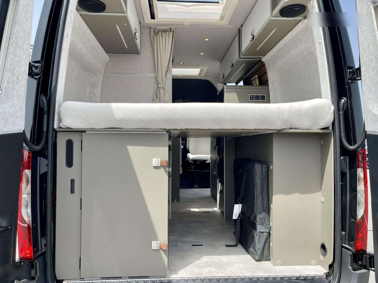 Hymer Grand Canyon S 4x4 - Obytná dodávka: obrázek 4 Hymer Grand Canyon S 4x4 - Obytná dodávka: obrázek 4