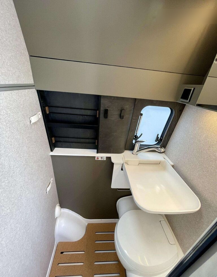 Hymer Grand Canyon S 4x4 leasing Hymer Grand Canyon S 4x4: obrázek 11