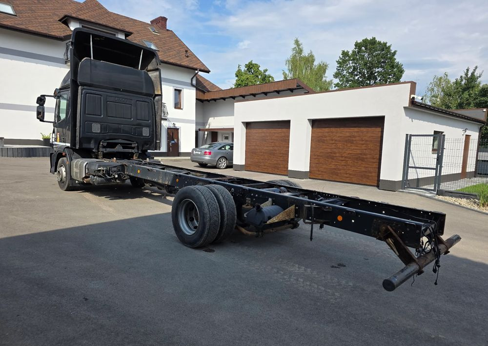 Iveco EUROCARGO 160E28 RAMA DO ZABUDOWY/ LAWETA / MANUAL / - Plachtový nákladní auto: obrázek 4 Iveco EUROCARGO 160E28 RAMA DO ZABUDOWY/ LAWETA / MANUAL / - Plachtový nákladní auto: obrázek 4