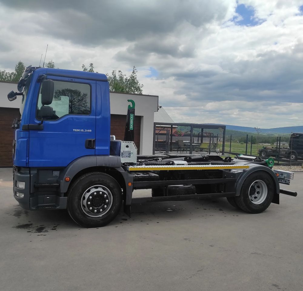 MAN TGM 18.340 urządzenie hakowe AXOR - Hákový nosič kontejnerů: obrázek 1 MAN TGM 18.340 urządzenie hakowe AXOR - Hákový nosič kontejnerů: obrázek 1
