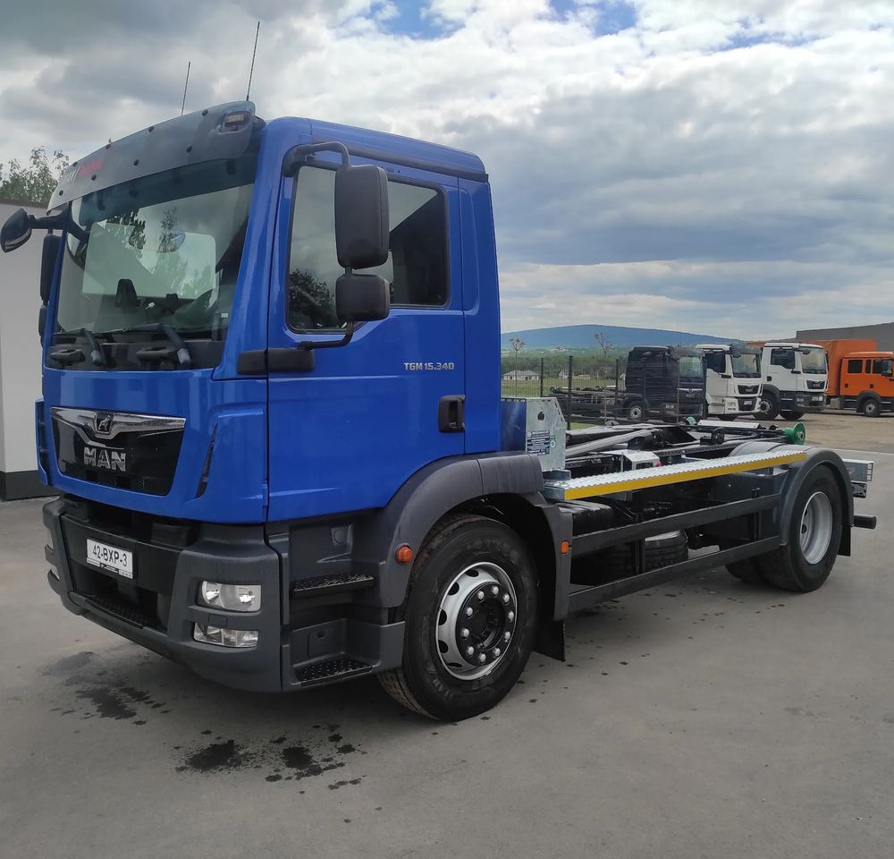 MAN TGM 18.340 urządzenie hakowe AXOR - Hákový nosič kontejnerů: obrázek 2 MAN TGM 18.340 urządzenie hakowe AXOR - Hákový nosič kontejnerů: obrázek 2
