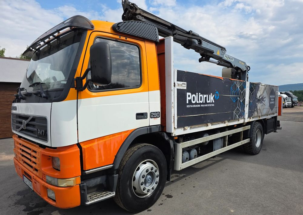Volvo FM7 - Nákladní automobil valníkový/ Plošinový, Auto s hydraulickou rukou: obrázek 1 Volvo FM7 - Nákladní automobil valníkový/ Plošinový, Auto s hydraulickou rukou: obrázek 1