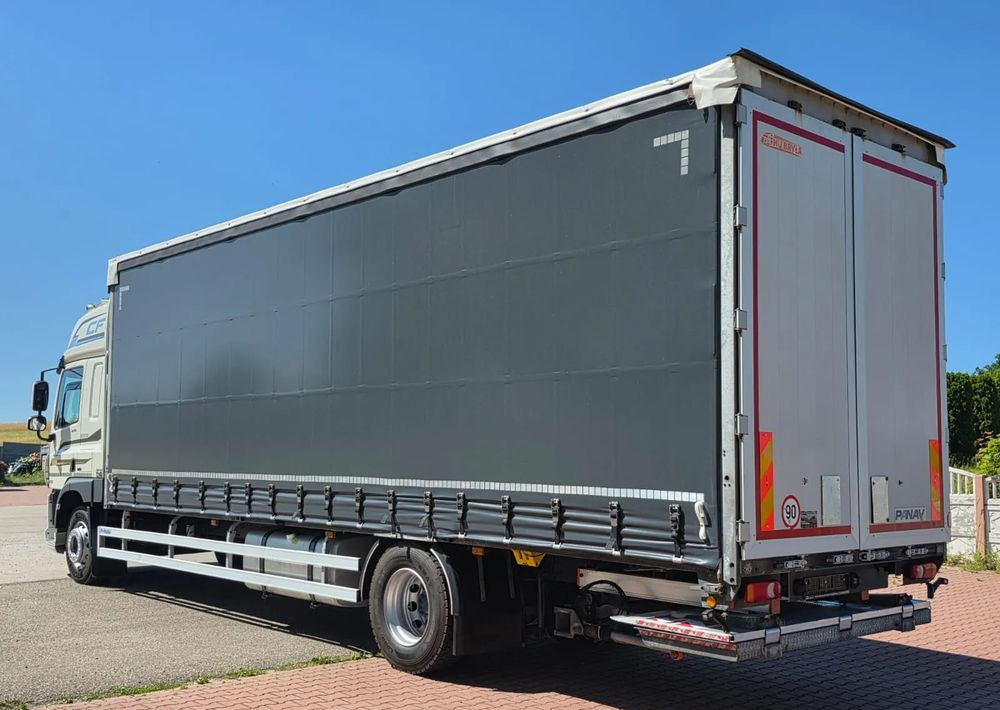 DAF CF290 / CF320 / FIRANKA / WINDA DHOLLANDIA / E6/ JEDEN WŁAŚCICIEL / SPROWADZONY / 22PALETY / 2019/ PODNOSZONY DACH / JAK NOWY - Plachtový nákladní auto: obrázek 5 DAF CF290 / CF320 / FIRANKA / WINDA DHOLLANDIA / E6/ JEDEN WŁAŚCICIEL / SPROWADZONY / 22PALETY / 2019/ PODNOSZONY DACH / JAK NOWY - Plachtový nákladní auto: obrázek 5