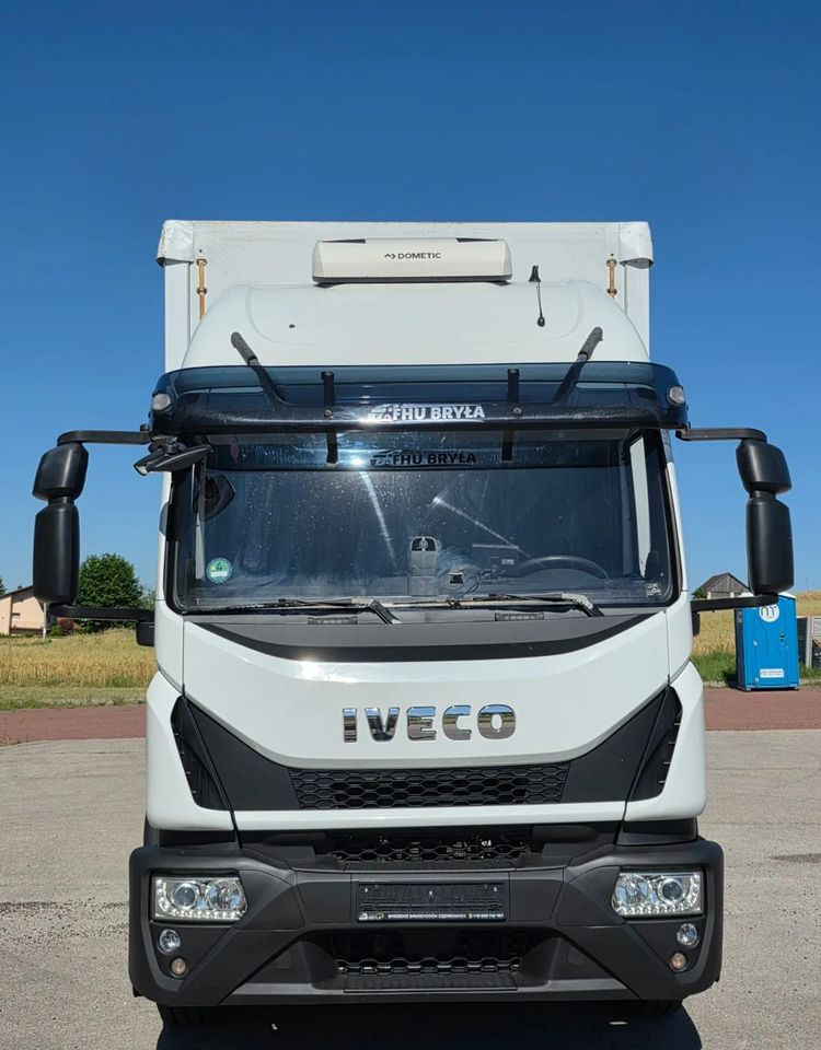 Iveco EUROCARGO 160E320/FIRANKA/WINDA/AUTOMAT/NISKI PRZEBIEG/E6/SPROWADZONY/PIERWSZY WŁAŚCICIEL - Plachtový nákladní auto: obrázek 3 Iveco EUROCARGO 160E320/FIRANKA/WINDA/AUTOMAT/NISKI PRZEBIEG/E6/SPROWADZONY/PIERWSZY WŁAŚCICIEL - Plachtový nákladní auto: obrázek 3