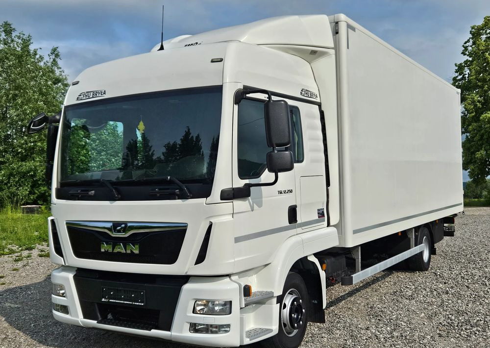 MAN TGL 12.250 / KONTENER / IZOTERMA / WINDA / 2019R / EURO 6 / PEŁEN SERWIS / 6 TON ŁADOWNOŚĆ / SPROWADZONY / ZADBANY / JAK NOWY / KSIĄŻKA SERWISOWA / E6 / 17 PALET - Skříňový nákladní auto: obrázek 2 MAN TGL 12.250 / KONTENER / IZOTERMA / WINDA / 2019R / EURO 6 / PEŁEN SERWIS / 6 TON ŁADOWNOŚĆ / SPROWADZONY / ZADBANY / JAK NOWY / KSIĄŻKA SERWISOWA / E6 / 17 PALET - Skříňový nákladní auto: obrázek 2