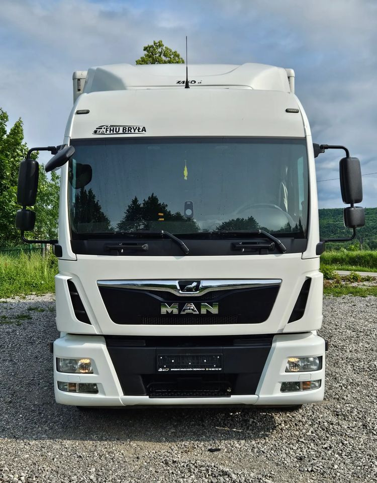 MAN TGL 12.250 / KONTENER / IZOTERMA / WINDA / 2019R / EURO 6 / PEŁEN SERWIS / 6 TON ŁADOWNOŚĆ / SPROWADZONY / ZADBANY / JAK NOWY / KSIĄŻKA SERWISOWA / E6 / 17 PALET - Skříňový nákladní auto: obrázek 3 MAN TGL 12.250 / KONTENER / IZOTERMA / WINDA / 2019R / EURO 6 / PEŁEN SERWIS / 6 TON ŁADOWNOŚĆ / SPROWADZONY / ZADBANY / JAK NOWY / KSIĄŻKA SERWISOWA / E6 / 17 PALET - Skříňový nákladní auto: obrázek 3