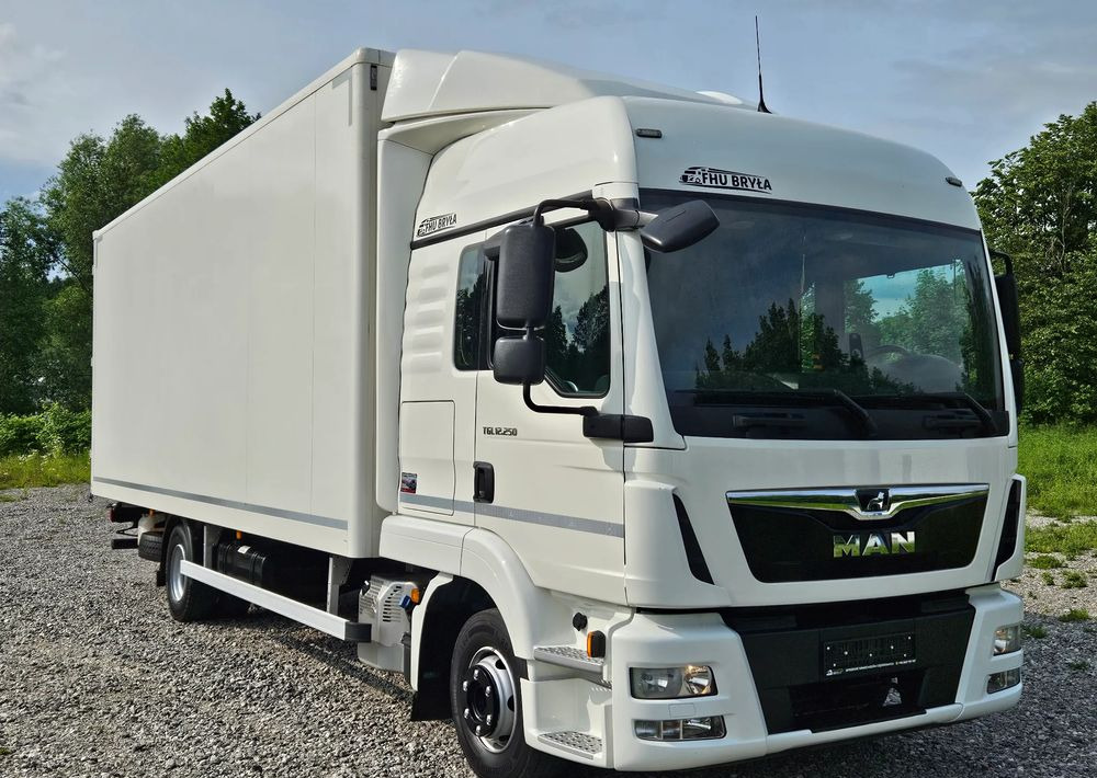 Skříňový nákladní auto MAN TGL 12.250/KONTENER/IZOTERMA/WINDA/2019R/EURO 6/PEŁEN SERWIS/SPROWADZONY/ZADBANY/JAK NOWY/ KSIĄŻKA SERWISOWA/E6/17 PALET: obrázek 14