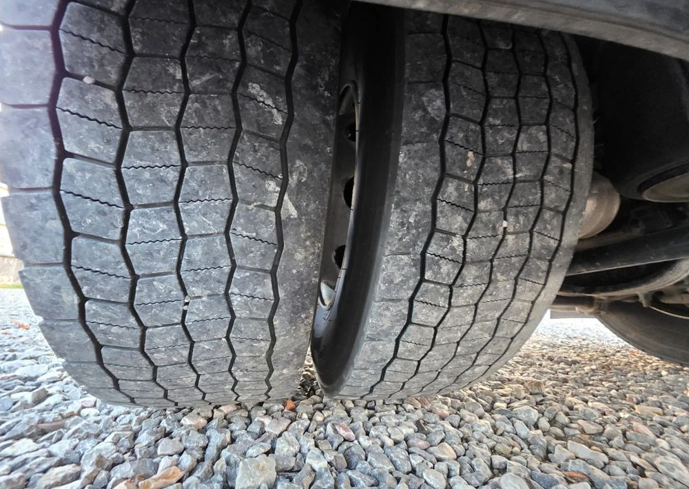 Chladírenský nákladní automobil MAN TGM 18.320 / 18.290 / 15.290 / IZOTERMA / WINDA / 19PALET / E6 / 08.2018 / LIFT / SPROWADZONY / AUTOMAT / SYPIALKA / PIERWSZY WŁAŚCICIEL / BOCZNE DRZWI / STAN BARDZO DOBRY: obrázek 17 Chladírenský nákladní automobil MAN TGM 18.320 / 18.290 / 15.290 / IZOTERMA / WINDA / 19PALET / E6 / 08.2018 / LIFT / SPROWADZONY / AUTOMAT / SYPIALKA / PIERWSZY WŁAŚCICIEL / BOCZNE DRZWI / STAN BARDZO DOBRY: obrázek 17