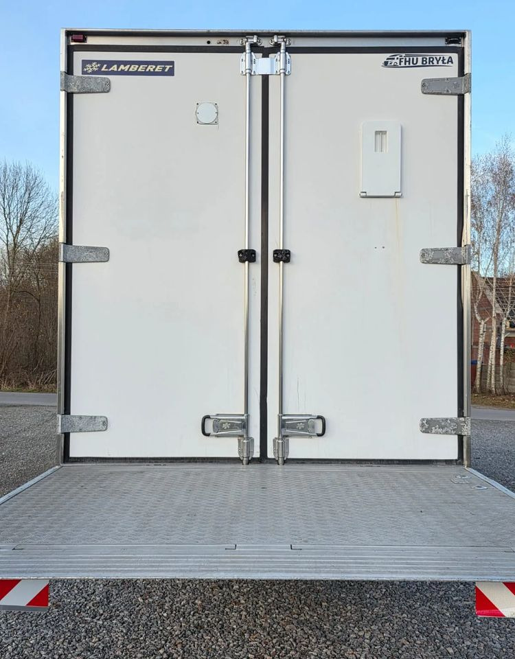 Chladírenský nákladní automobil MAN TGM 18.320 / 18.290 / 15.290 / IZOTERMA / WINDA / 19PALET / E6 / 08.2018 / LIFT / SPROWADZONY / AUTOMAT / SYPIALKA / PIERWSZY WŁAŚCICIEL / BOCZNE DRZWI / STAN BARDZO DOBRY: obrázek 15 Chladírenský nákladní automobil MAN TGM 18.320 / 18.290 / 15.290 / IZOTERMA / WINDA / 19PALET / E6 / 08.2018 / LIFT / SPROWADZONY / AUTOMAT / SYPIALKA / PIERWSZY WŁAŚCICIEL / BOCZNE DRZWI / STAN BARDZO DOBRY: obrázek 15