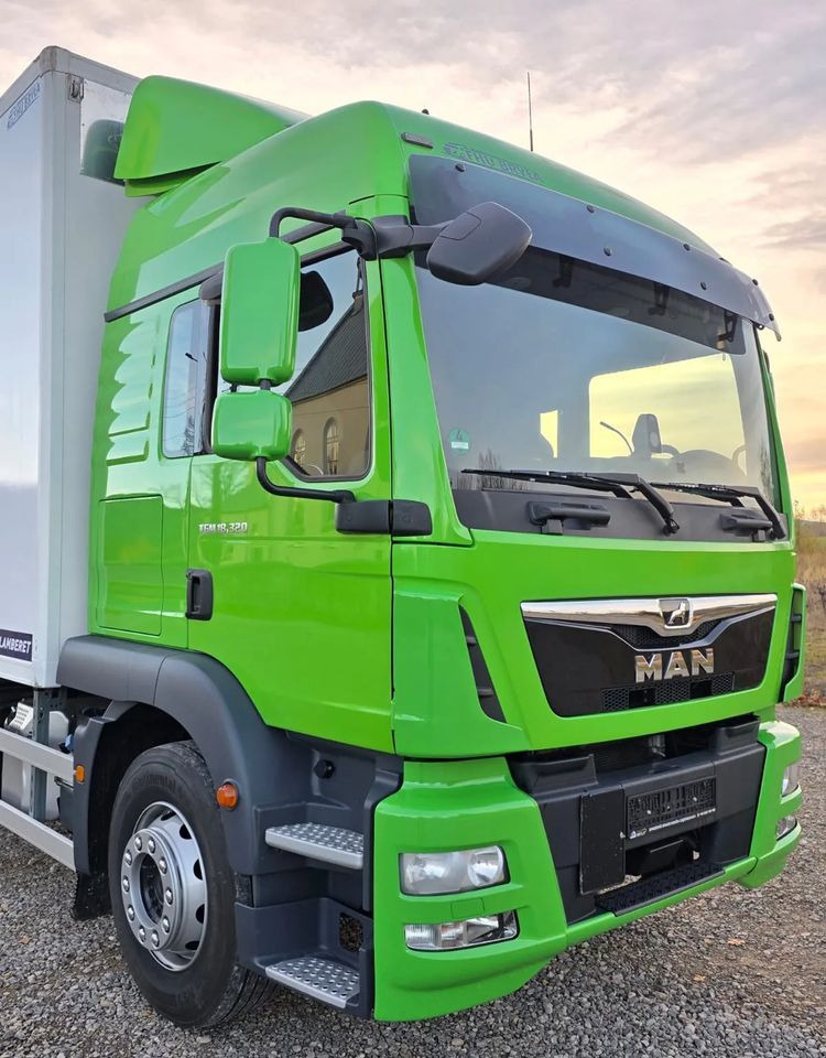 Chladírenský nákladní automobil MAN TGM 18.320 / 18.290 / 15.290 / IZOTERMA / WINDA / 19PALET / E6 / 08.2018 / LIFT / SPROWADZONY / AUTOMAT / SYPIALKA / PIERWSZY WŁAŚCICIEL / BOCZNE DRZWI / STAN BARDZO DOBRY: obrázek 13 Chladírenský nákladní automobil MAN TGM 18.320 / 18.290 / 15.290 / IZOTERMA / WINDA / 19PALET / E6 / 08.2018 / LIFT / SPROWADZONY / AUTOMAT / SYPIALKA / PIERWSZY WŁAŚCICIEL / BOCZNE DRZWI / STAN BARDZO DOBRY: obrázek 13