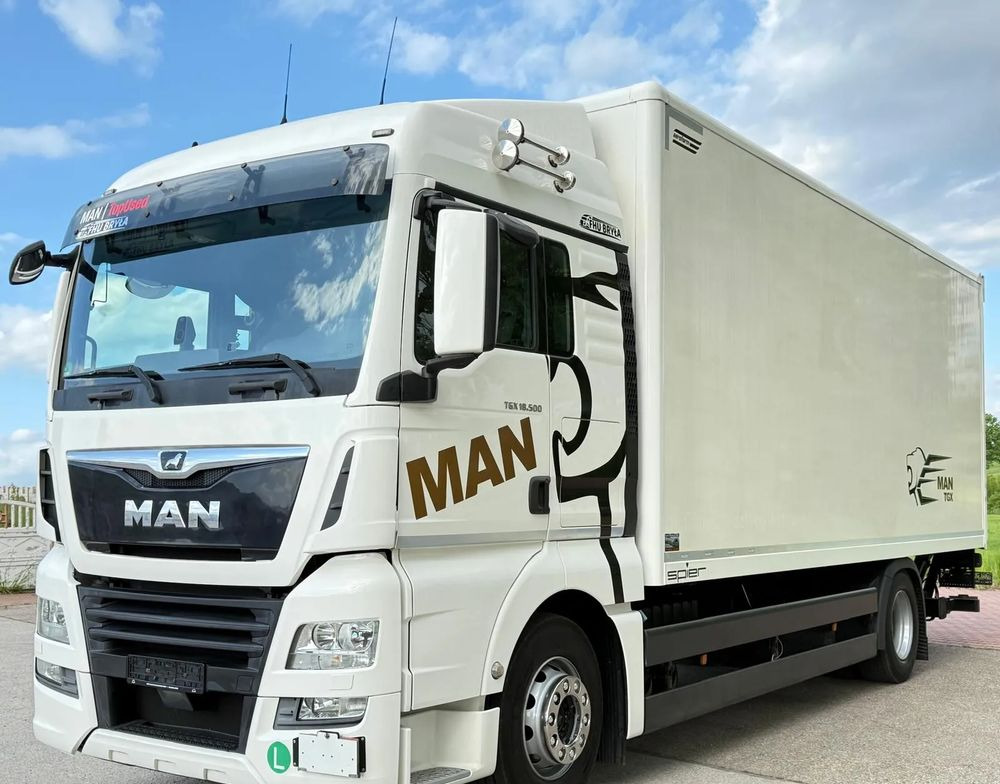 MAN TGX 18.500/18.430/TGM/TGL/2019/KONTENER/IZOTERMA/WINDA/18PALET/JAK NOWY/E6/SPROWADZONY/SERWISOWANY - Skříňový nákladní auto: obrázek 2 MAN TGX 18.500/18.430/TGM/TGL/2019/KONTENER/IZOTERMA/WINDA/18PALET/JAK NOWY/E6/SPROWADZONY/SERWISOWANY - Skříňový nákladní auto: obrázek 2