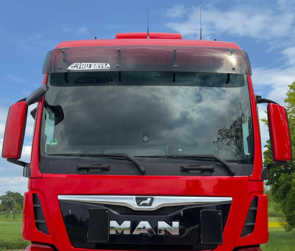 MAN TGX 26.500 / LIFT / 6X2 / KLIMA POSTOJOWA / 18PALET / E6 / FIRANKA / 18 TON ŁADOWNOŚĆ / WINDA / NISKI PRZEBIEG / JEDEN WŁAŚCICIEL / PODWIESZANA OŚ - Plachtový nákladní auto: obrázek 4 MAN TGX 26.500 / LIFT / 6X2 / KLIMA POSTOJOWA / 18PALET / E6 / FIRANKA / 18 TON ŁADOWNOŚĆ / WINDA / NISKI PRZEBIEG / JEDEN WŁAŚCICIEL / PODWIESZANA OŚ - Plachtový nákladní auto: obrázek 4