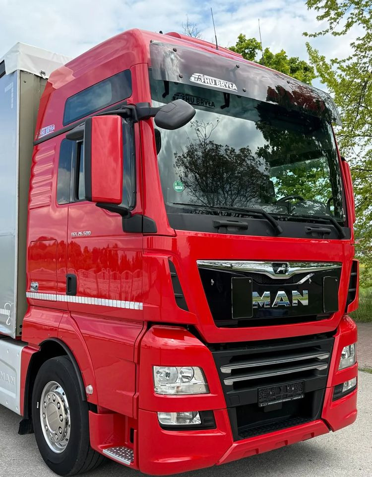 MAN TGX 26.500/LIFT/6X2/KLIMA POSTOJOWA/18PALET/E6/FIRANKA/WINDA/NISKI PRZEBIEG/JEDEN WŁAŚCICIEL/PODWIESZANA OŚ - Plachtový nákladní auto: obrázek 3 MAN TGX 26.500/LIFT/6X2/KLIMA POSTOJOWA/18PALET/E6/FIRANKA/WINDA/NISKI PRZEBIEG/JEDEN WŁAŚCICIEL/PODWIESZANA OŚ - Plachtový nákladní auto: obrázek 3