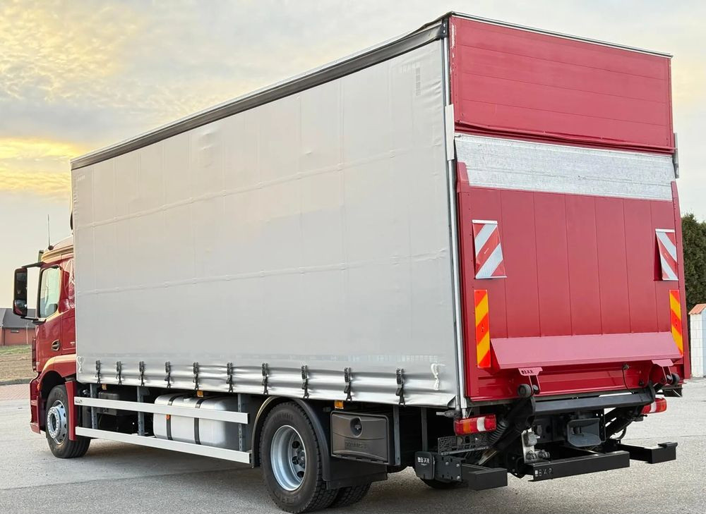 Mercedes-Benz ACTROS 1830/1827/1832/FIRANKA/WINDA/18 EUROPALET/AUTOMAT/Z NIEMIEC/2017/DUŻA ŁADOWNOŚĆ - Plachtový nákladní auto: obrázek 4 Mercedes-Benz ACTROS 1830/1827/1832/FIRANKA/WINDA/18 EUROPALET/AUTOMAT/Z NIEMIEC/2017/DUŻA ŁADOWNOŚĆ - Plachtový nákladní auto: obrázek 4
