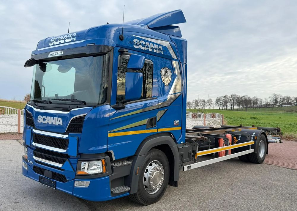 Scania P360 / P410 / BDF / RAMA / FIRANKA / PEŁNA SYPIALKA / WINDA / E6 / CAŁA NA PODUSZKACH / ROZSTAW OSI 5.5M / LAWETA / DO ŻYWCA / DO BYDŁA / DO ZABUDOWY / SPROWADZONA - Podvozek s kabinou: obrázek 1 Scania P360 / P410 / BDF / RAMA / FIRANKA / PEŁNA SYPIALKA / WINDA / E6 / CAŁA NA PODUSZKACH / ROZSTAW OSI 5.5M / LAWETA / DO ŻYWCA / DO BYDŁA / DO ZABUDOWY / SPROWADZONA - Podvozek s kabinou: obrázek 1