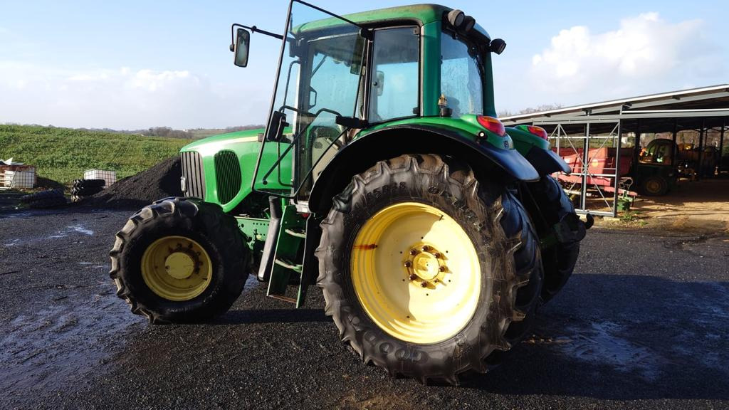 JOHN DEERE 6520 - Zemědělská technika: obrázek 1 JOHN DEERE 6520 - Zemědělská technika: obrázek 1