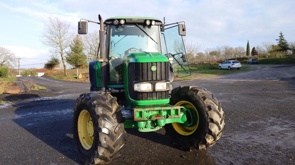 JOHN DEERE 6520 - Zemědělská technika: obrázek 3 JOHN DEERE 6520 - Zemědělská technika: obrázek 3