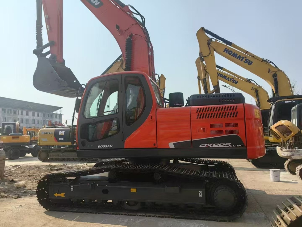 DOOSAN Dx225 - Pásové rýpadlo: obrázek 2 DOOSAN Dx225 - Pásové rýpadlo: obrázek 2