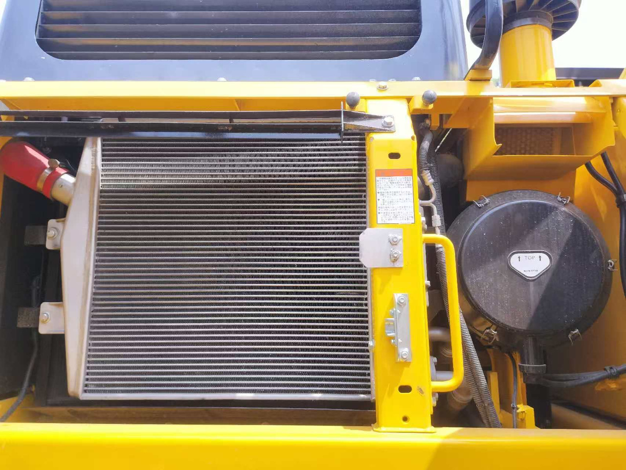 Pásové rýpadlo KOMATSU PC400-8: obrázek 6