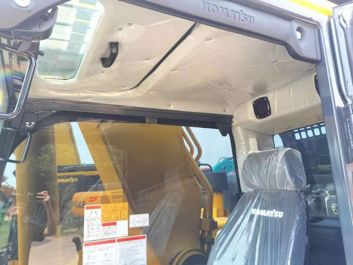 Pásové rýpadlo KOMATSU PC400-8: obrázek 10
