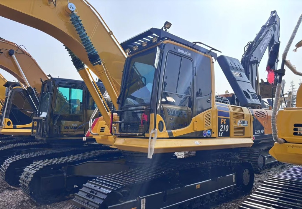 Komatsu PC 210 LC-8 - Pásové rýpadlo: obrázek 1 Komatsu PC 210 LC-8 - Pásové rýpadlo: obrázek 1